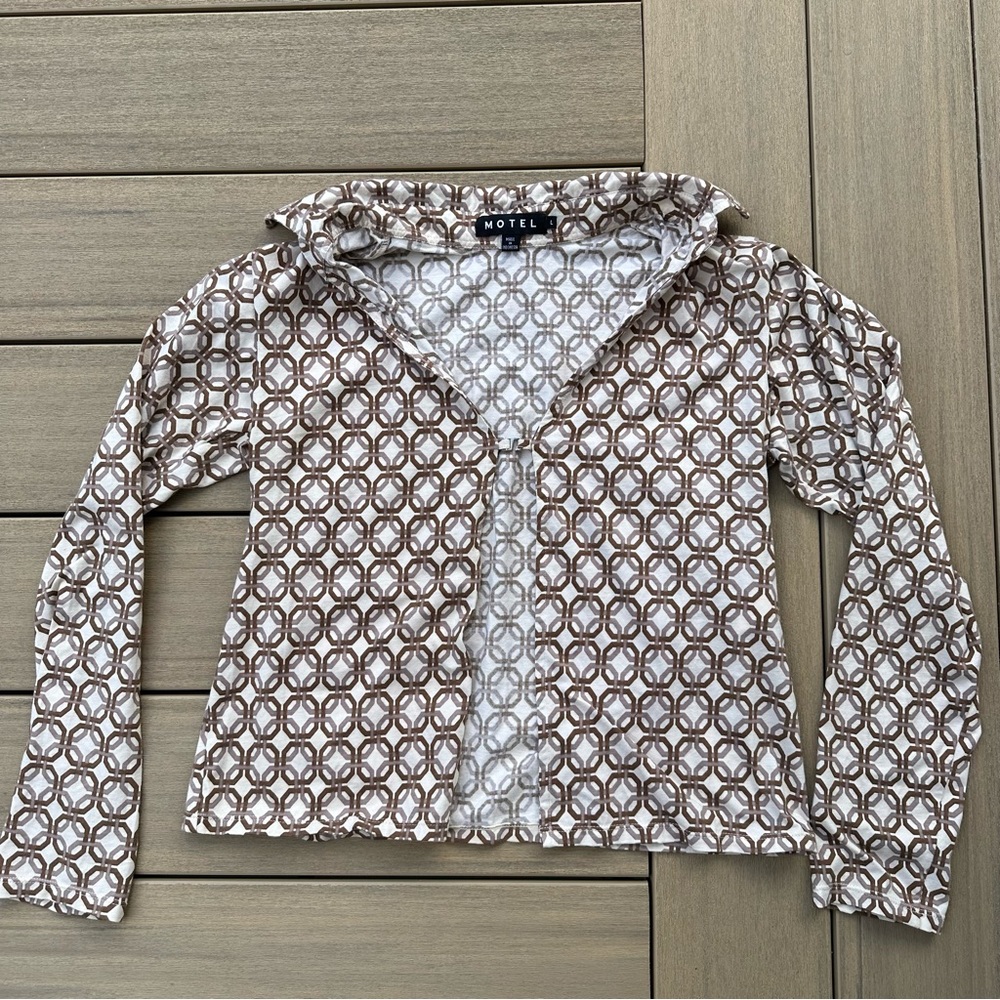 Long Sleeve Front-Clip Shirt